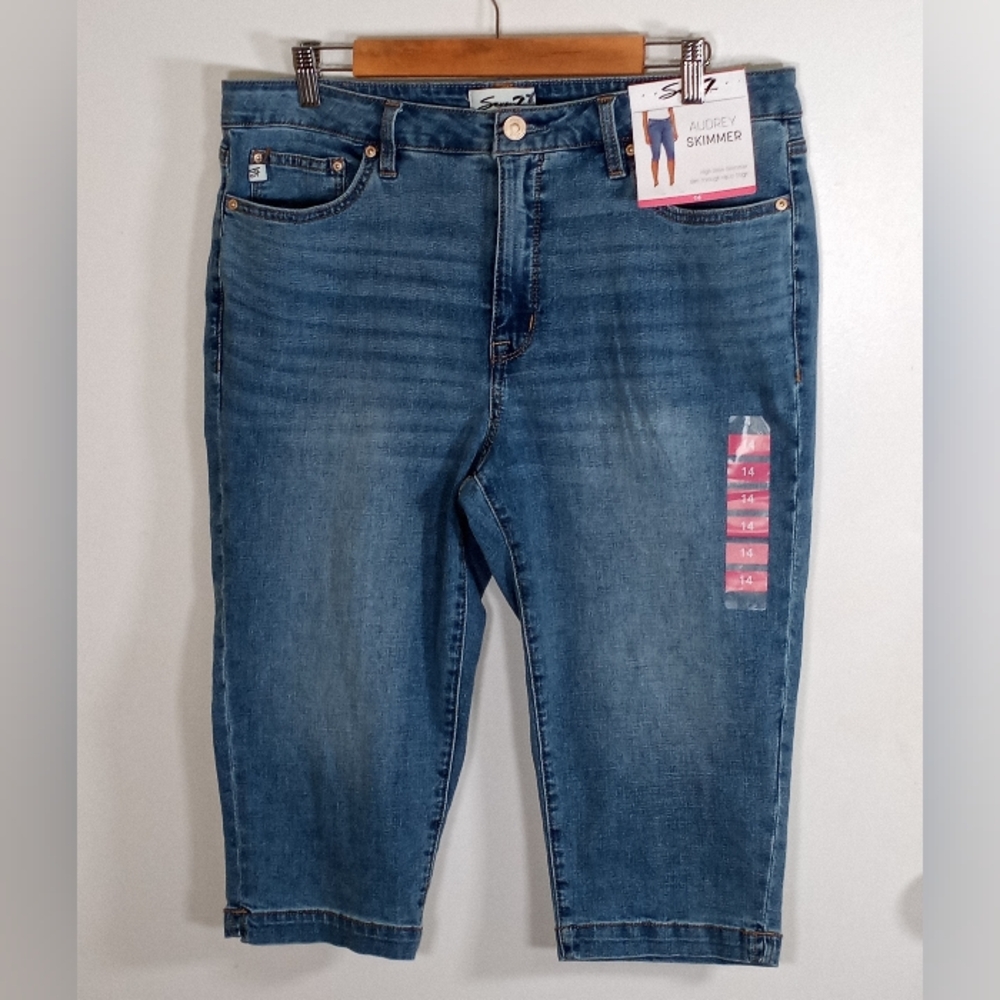Seven7 Audrey Skimmer Denim Light Wash Blue Capri Jeans Size 14 Color Thrive